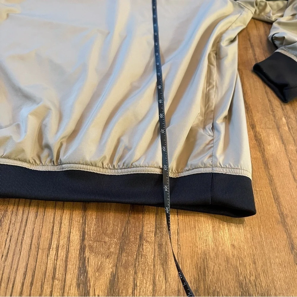 Under Armour Crewneck Windbreaker Pullover Top Size Small Nude/Tan